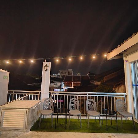 Hotel Sunshine House George Town Exterior foto